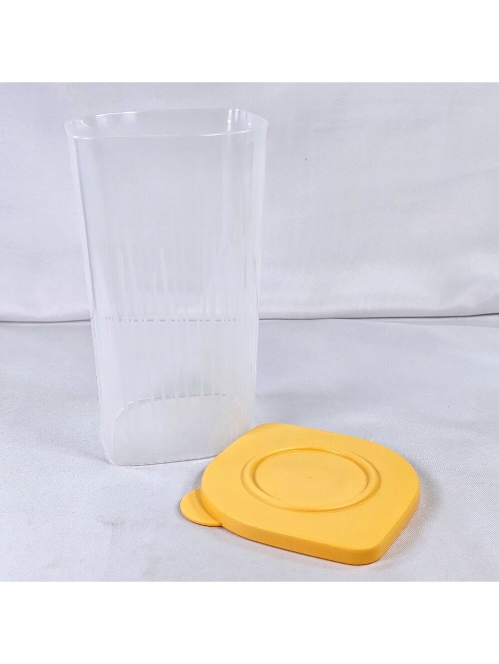 Tupperware Fresh N Cool Modular Mates Oval 3 Canister 1.7L Yellow Lid 5058A-2